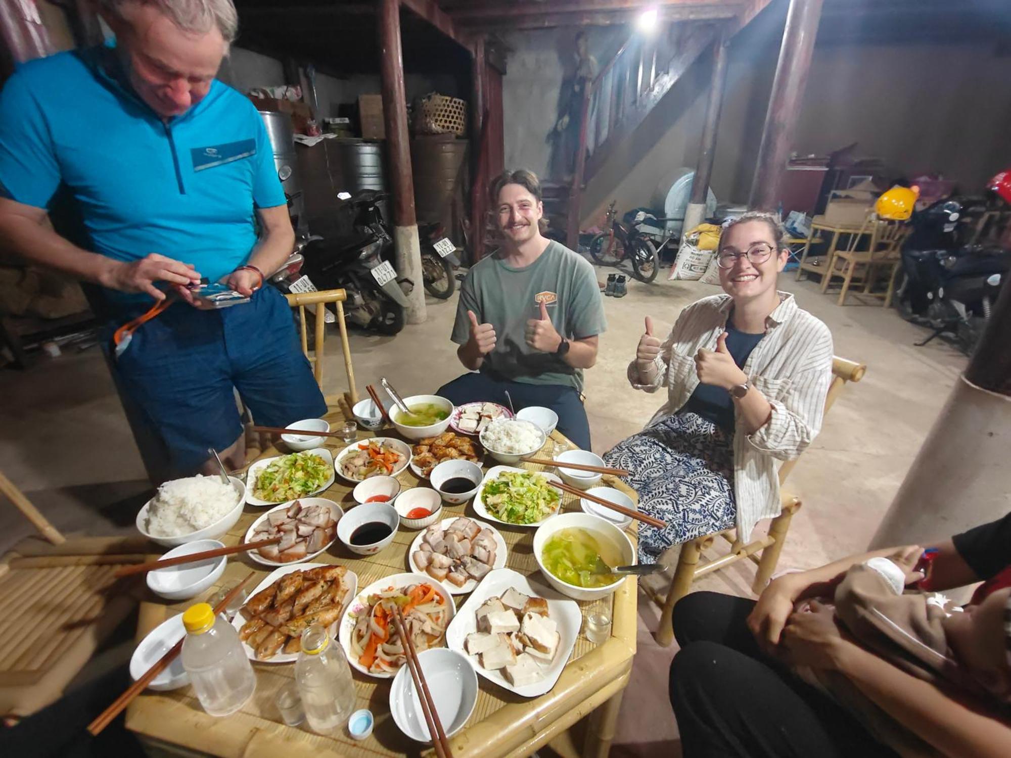Nung An Homestay Quang Uyen Exterior foto