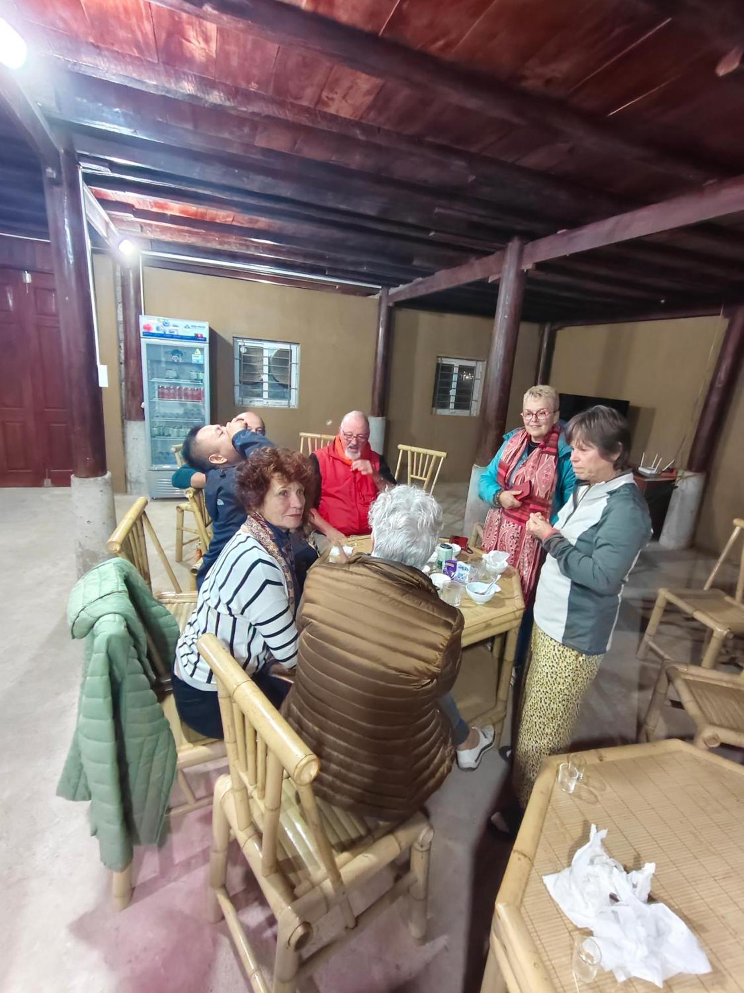 Nung An Homestay Quang Uyen Exterior foto